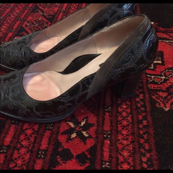 👡 Beautifeel Brown Embroidered Platform Pumps - Picture 2 of 6